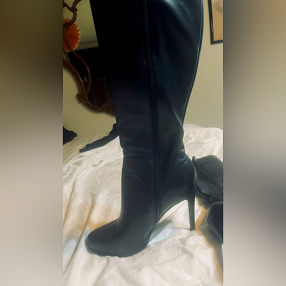 Nine West, knee-high all leather upper boots size 8M BRAND NEW, NEVER BEEN WORN